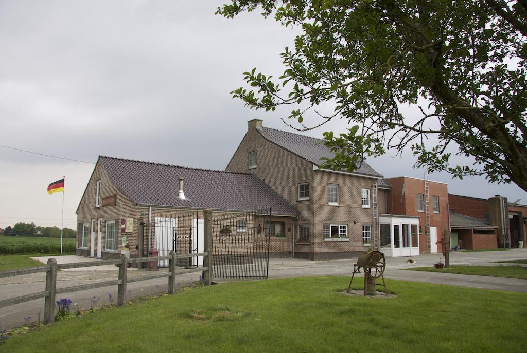 Breeden Steeger Hoeve Lichtervelde Экстерьер фото